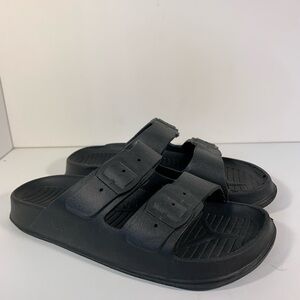 Foam sandals